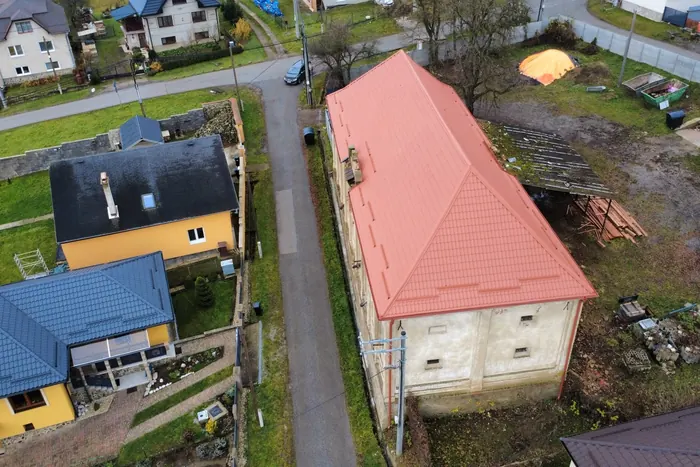 Slanec — rekonštrukcia strechy na starej sýpke — realizácia